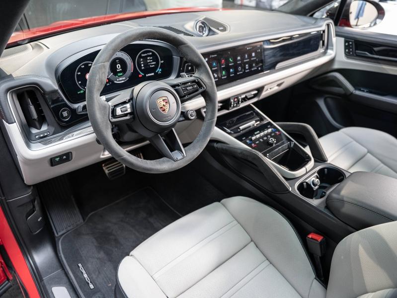 Voitures occasions PORSCHE Cayenne Coupe Turbo E-Hybrid Champagne-au-Mont-d'Or