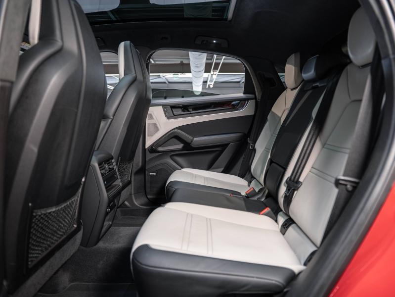 Voitures occasions PORSCHE Cayenne Coupe Turbo E-Hybrid Champagne-au-Mont-d'Or