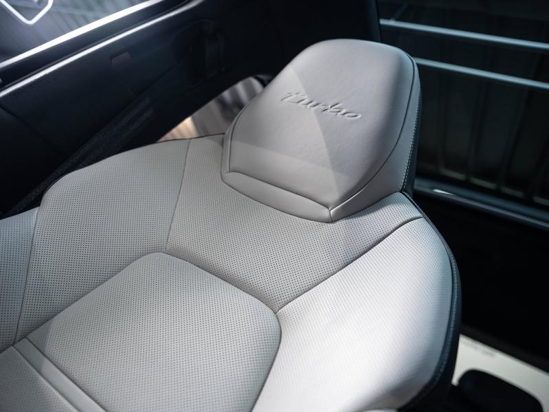 Voitures occasions PORSCHE Cayenne Coupe Turbo E-Hybrid Champagne-au-Mont-d'Or