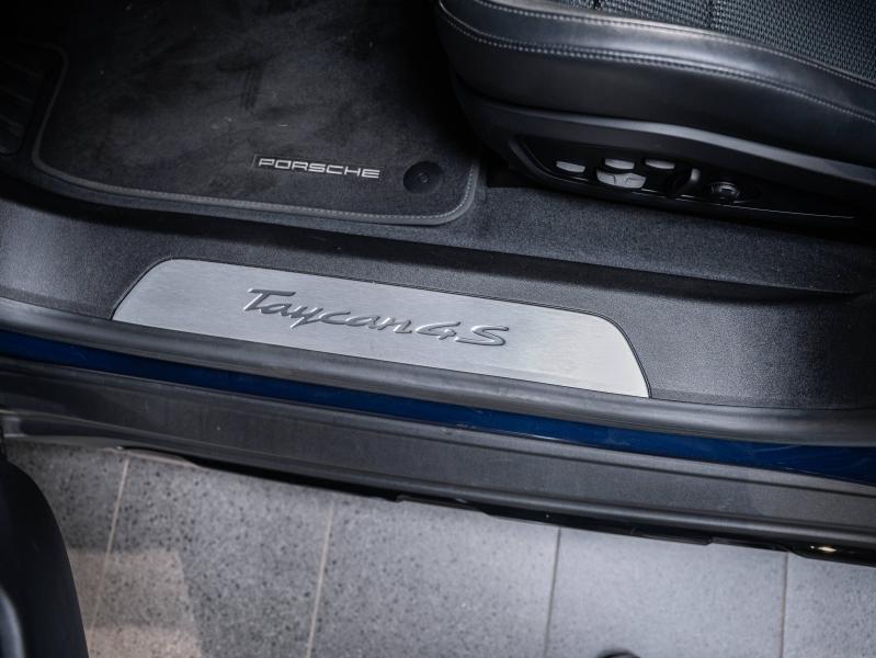 Voitures occasions PORSCHE Taycan Cross Turismo 4S Champagne-au-Mont-d'Or