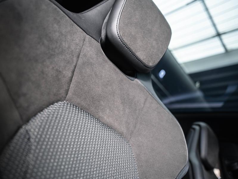 Voitures occasions PORSCHE Taycan Cross Turismo 4S Champagne-au-Mont-d'Or