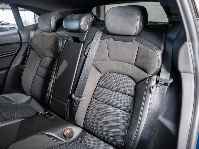 Voitures occasions PORSCHE Taycan Cross Turismo 4S Champagne-au-Mont-d'Or