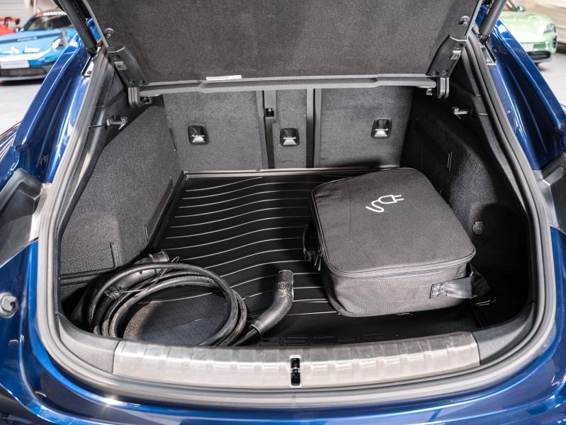 Voitures occasions PORSCHE Taycan Cross Turismo 4S Champagne-au-Mont-d'Or