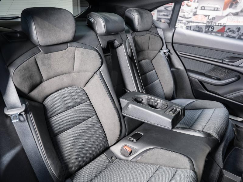 Voitures occasions PORSCHE Taycan Cross Turismo 4S Champagne-au-Mont-d'Or