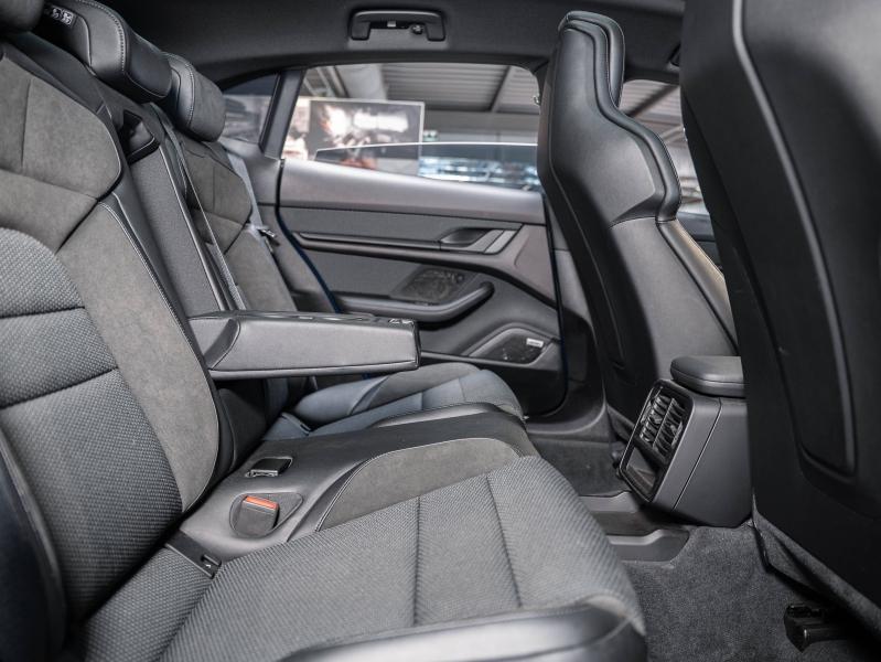 Voitures occasions PORSCHE Taycan Cross Turismo 4S Champagne-au-Mont-d'Or