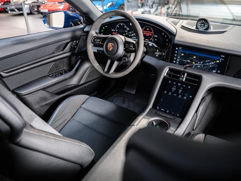 Voitures occasions PORSCHE Taycan Cross Turismo 4S Champagne-au-Mont-d'Or