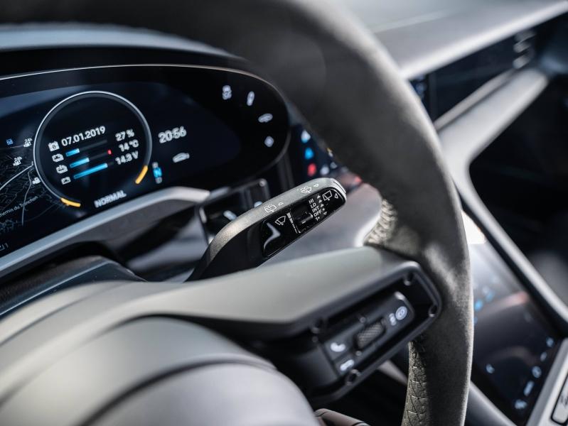 Voitures occasions PORSCHE Taycan Cross Turismo 4S Champagne-au-Mont-d'Or