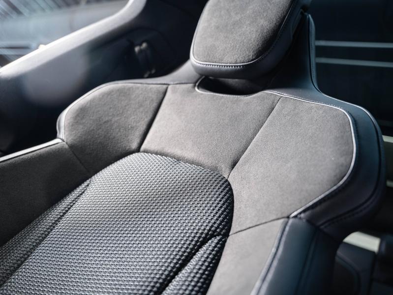 Voitures occasions PORSCHE Taycan Cross Turismo 4S Champagne-au-Mont-d'Or