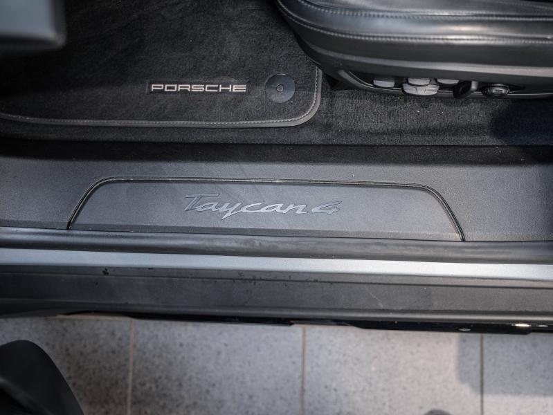 Voitures occasions PORSCHE Taycan Cross Turismo 4 Champagne-au-Mont-d'Or