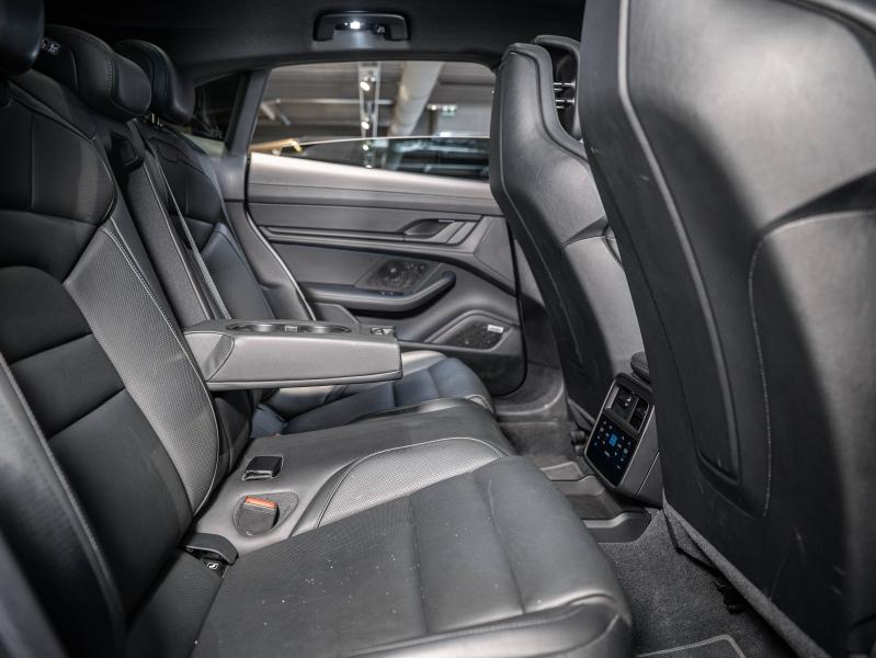 Voitures occasions PORSCHE Taycan Cross Turismo 4 Champagne-au-Mont-d'Or