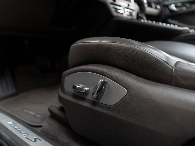 Voitures occasions PORSCHE MACAN S Champagne-au-Mont-d'Or