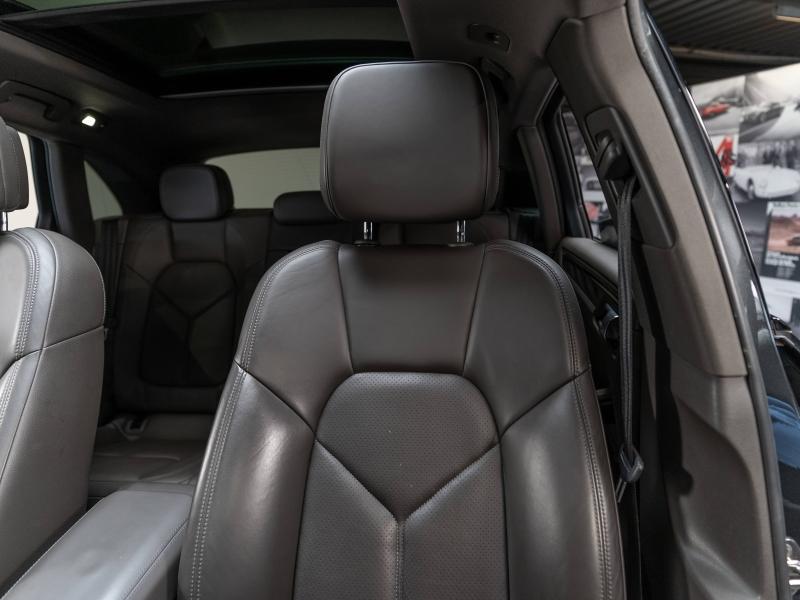 Voitures occasions PORSCHE MACAN S Champagne-au-Mont-d'Or