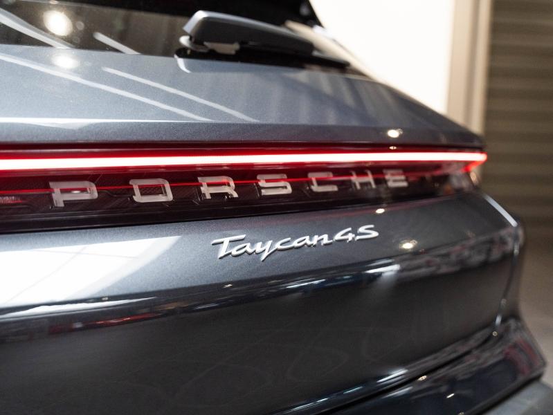 Voitures occasions PORSCHE Taycan Cross Turismo 4S Champagne-au-Mont-d'Or