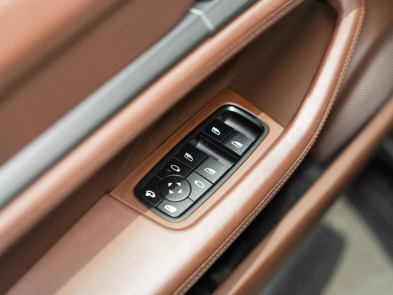 Voitures occasions PORSCHE Taycan Cross Turismo 4S Champagne-au-Mont-d'Or