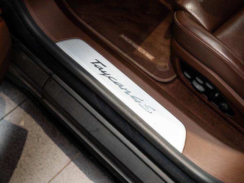 Voitures occasions PORSCHE Taycan Cross Turismo 4S Champagne-au-Mont-d'Or