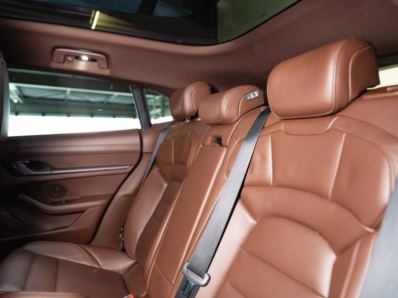 Voitures occasions PORSCHE Taycan Cross Turismo 4S Champagne-au-Mont-d'Or