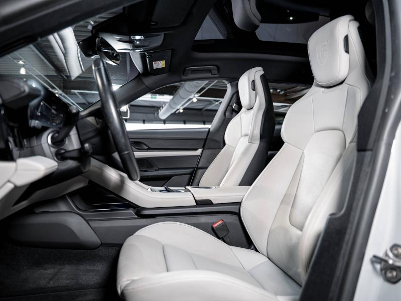 Voitures occasions PORSCHE Taycan 4S Champagne-au-Mont-d'Or