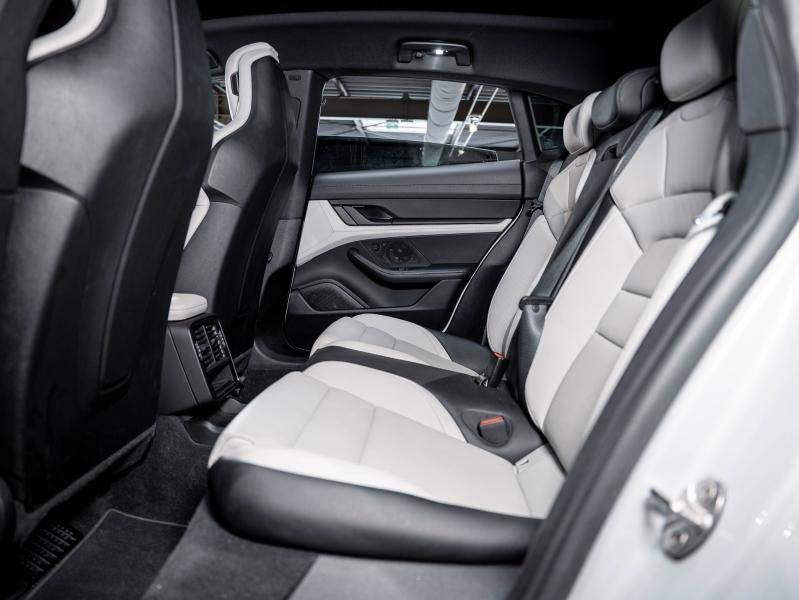 Voitures occasions PORSCHE Taycan 4S Champagne-au-Mont-d'Or