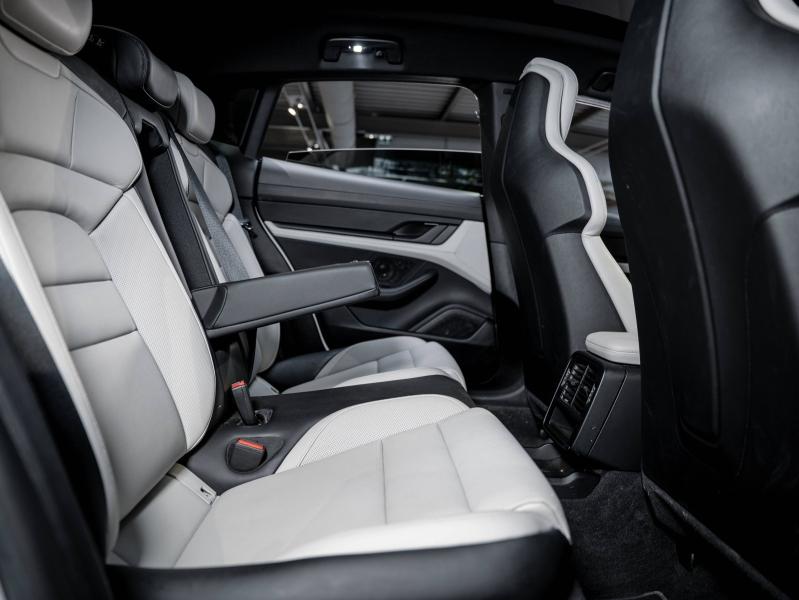 Voitures occasions PORSCHE Taycan 4S Champagne-au-Mont-d'Or