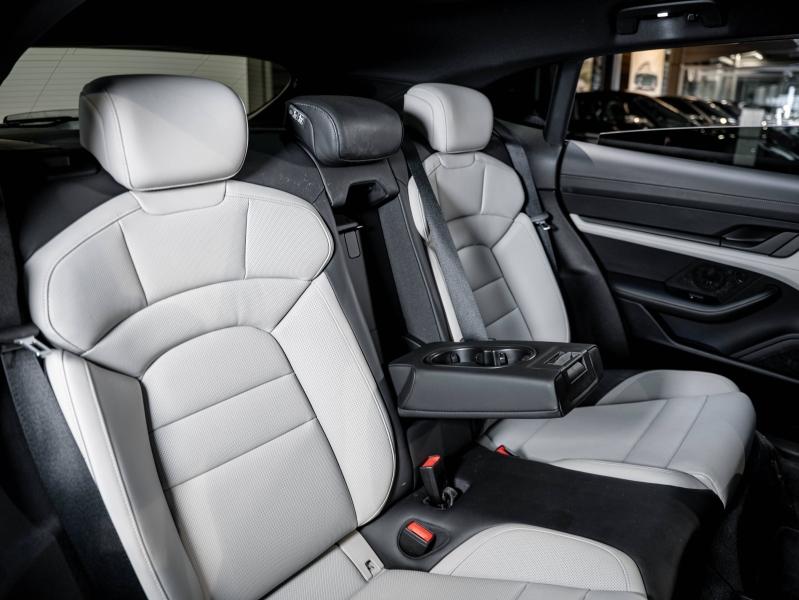 Voitures occasions PORSCHE Taycan 4S Champagne-au-Mont-d'Or