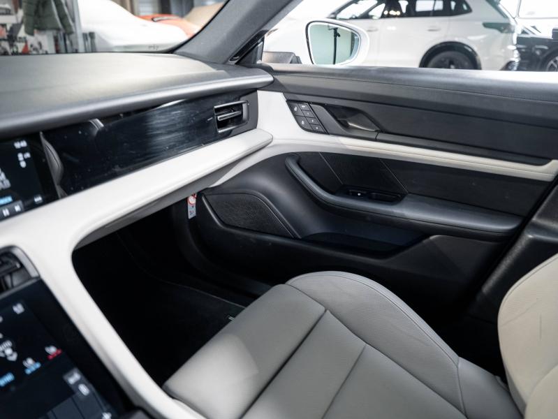 Voitures occasions PORSCHE Taycan 4S Champagne-au-Mont-d'Or