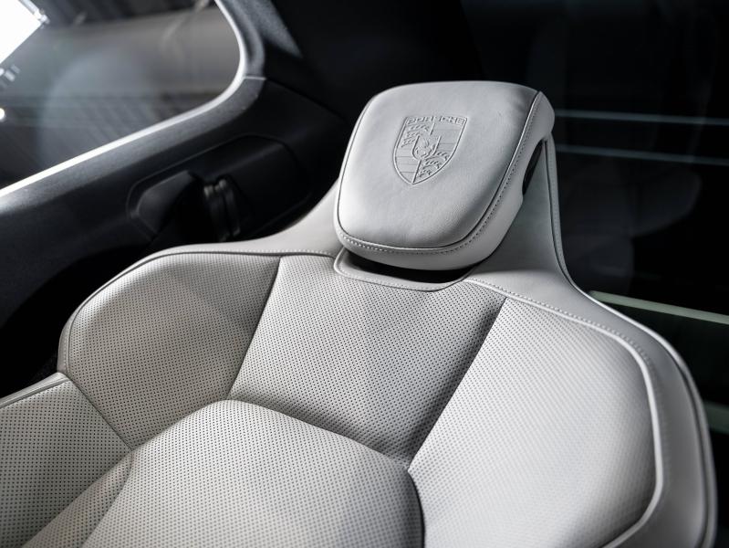 Voitures occasions PORSCHE Taycan 4S Champagne-au-Mont-d'Or