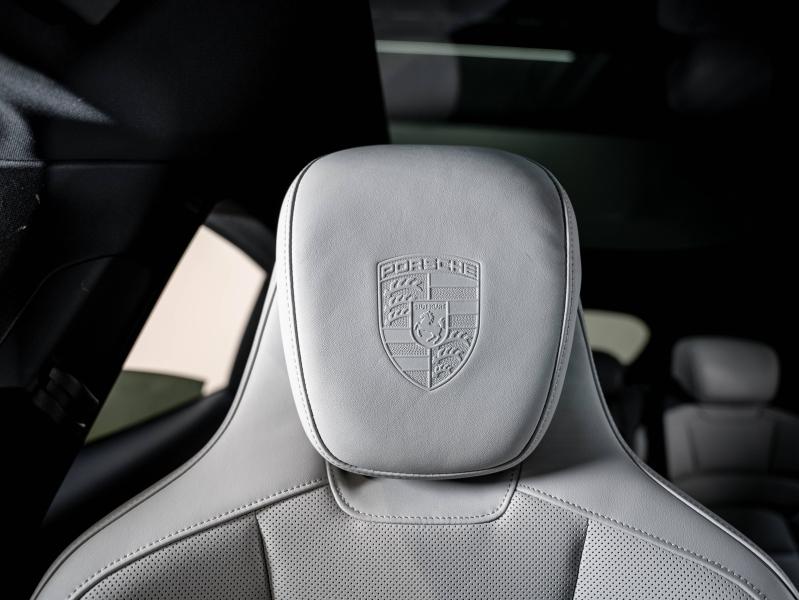 Voitures occasions PORSCHE Taycan Cross Turismo 4S Champagne-au-Mont-d'Or