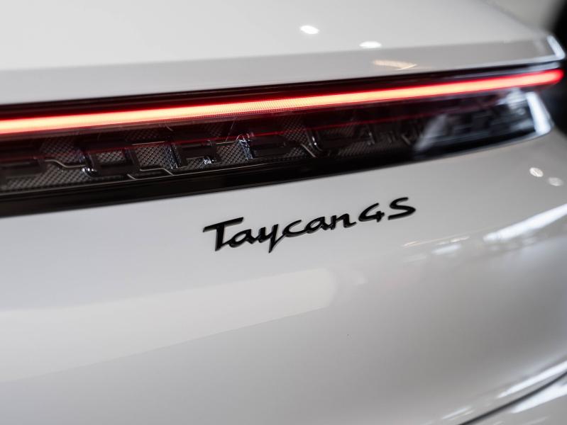 Voitures occasions PORSCHE Taycan Cross Turismo 4S Champagne-au-Mont-d'Or