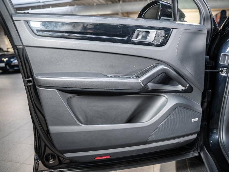 Voitures occasions PORSCHE CAYENNE E-Hybrid Champagne-au-Mont-d'Or