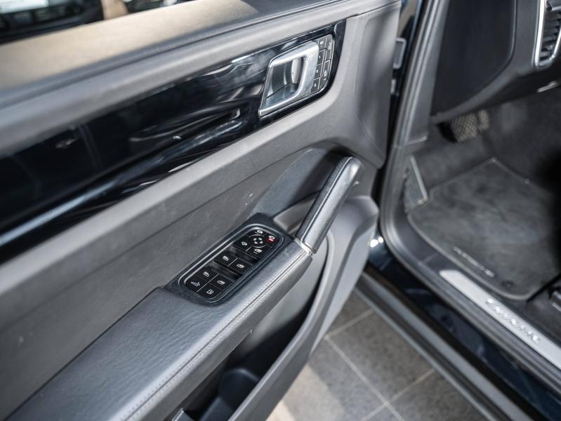 Voitures occasions PORSCHE CAYENNE E-Hybrid Champagne-au-Mont-d'Or