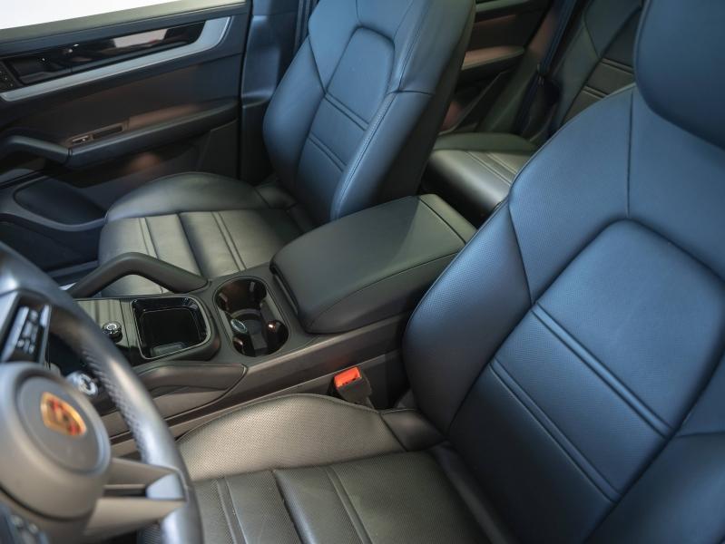 Voitures occasions PORSCHE CAYENNE E-Hybrid Champagne-au-Mont-d'Or