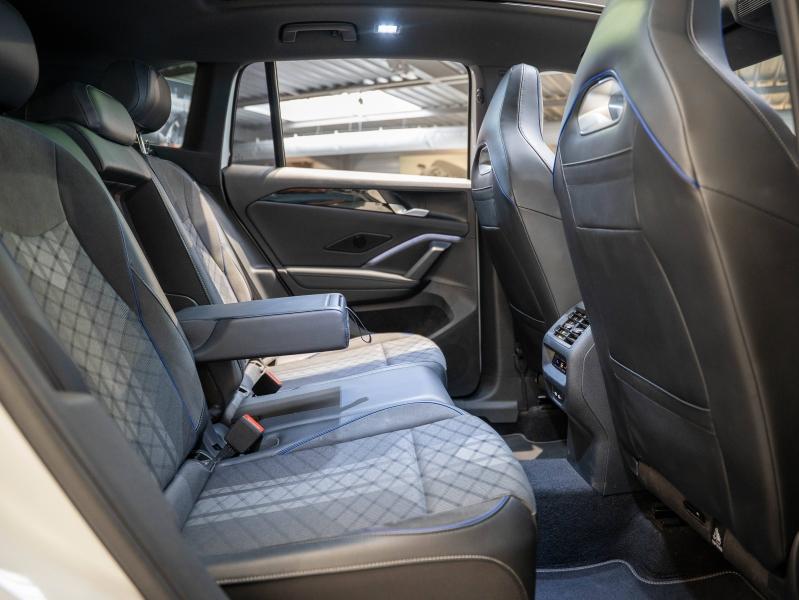 Voitures occasions VOLKSWAGEN TIGUAN R-Line Champagne-au-Mont-d'Or