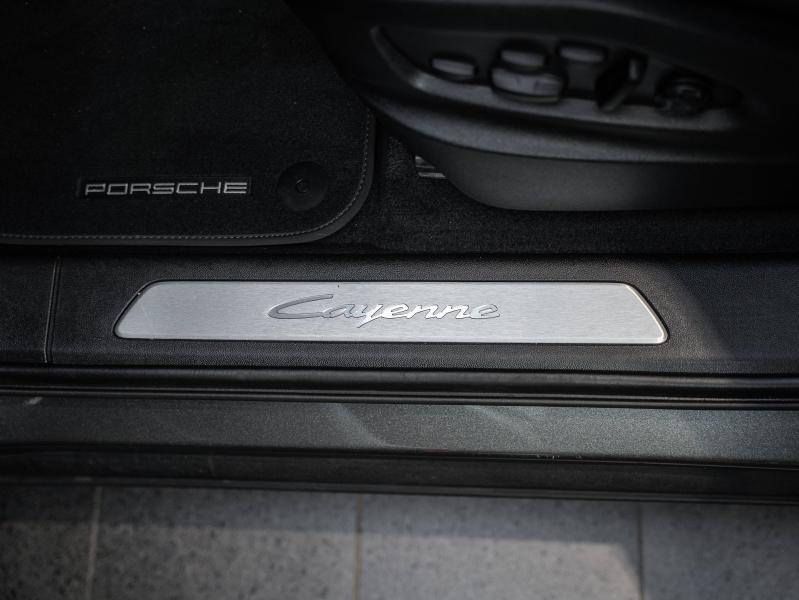 Voitures occasions PORSCHE CAYENNE E-Hybrid Champagne-au-Mont-d'Or
