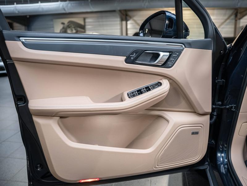 Voitures occasions PORSCHE MACAN Base Champagne-au-Mont-d'Or