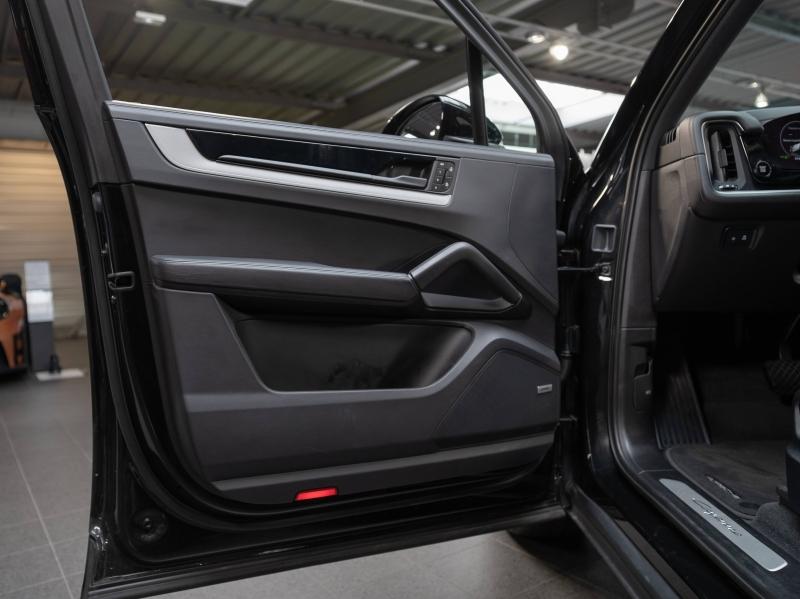 Voitures occasions PORSCHE CAYENNE E-Hybrid Champagne-au-Mont-d'Or