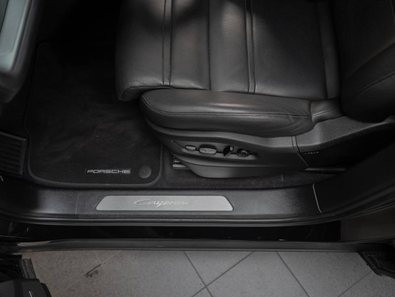 Voitures occasions PORSCHE CAYENNE E-Hybrid Champagne-au-Mont-d'Or