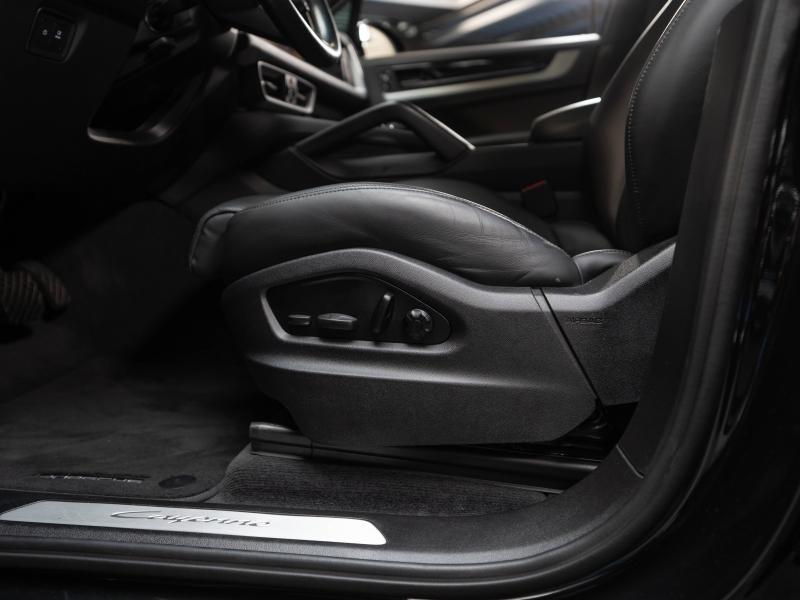 Voitures occasions PORSCHE CAYENNE E-Hybrid Champagne-au-Mont-d'Or