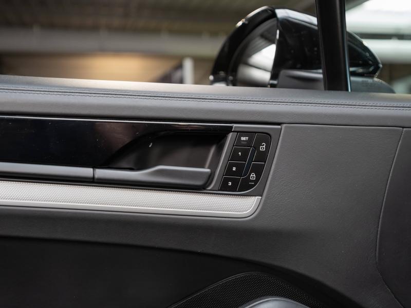 Voitures occasions PORSCHE CAYENNE E-Hybrid Champagne-au-Mont-d'Or