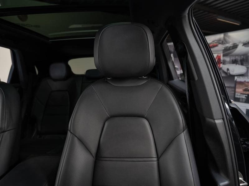 Voitures occasions PORSCHE CAYENNE E-Hybrid Champagne-au-Mont-d'Or