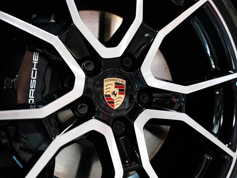 Voitures occasions PORSCHE Taycan 4S Champagne-au-Mont-d'Or