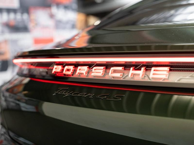 Voitures occasions PORSCHE Taycan 4S Champagne-au-Mont-d'Or