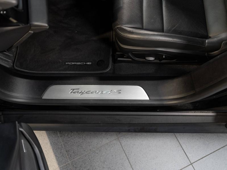 Voitures occasions PORSCHE Taycan 4S Champagne-au-Mont-d'Or