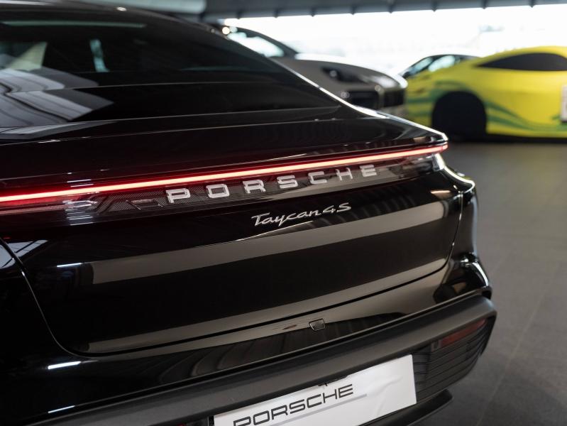 Voitures occasions PORSCHE Taycan 4S Champagne-au-Mont-d'Or