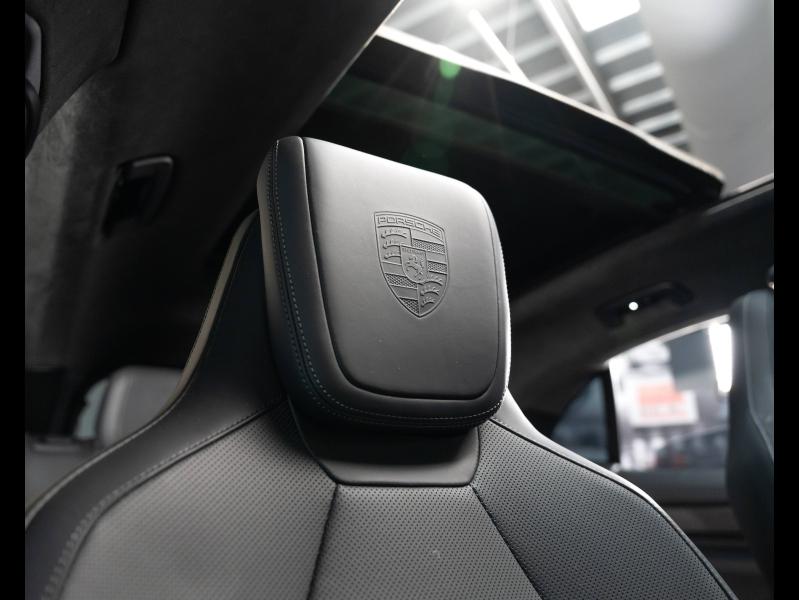 Voitures occasions PORSCHE MACAN Turbo Champagne-au-Mont-d'Or