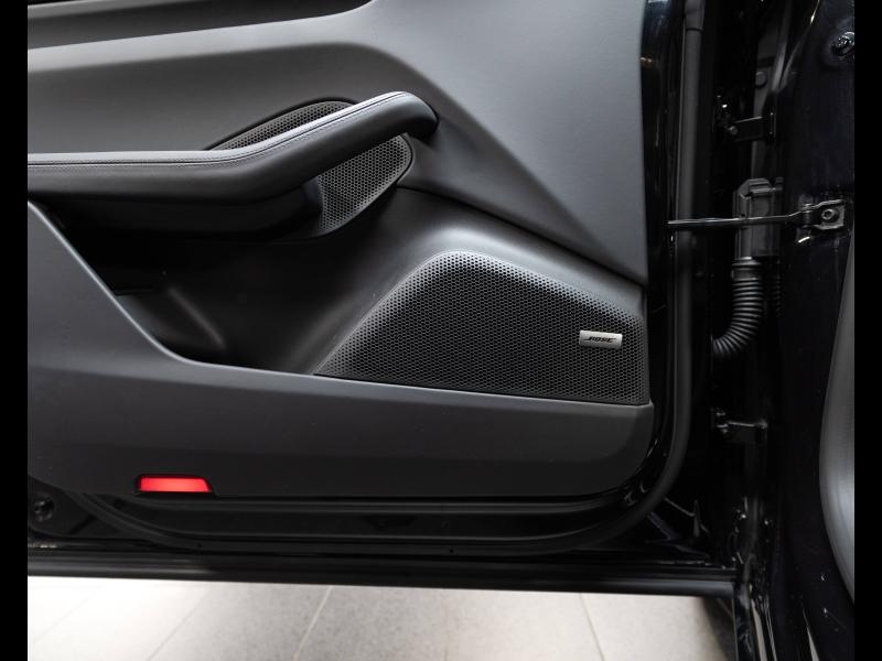 Voitures occasions PORSCHE MACAN Turbo Champagne-au-Mont-d'Or
