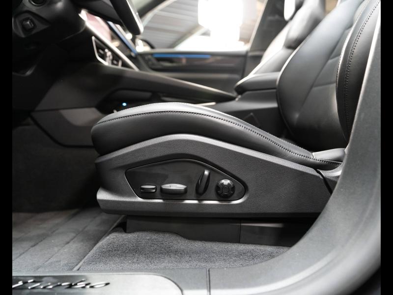 Voitures occasions PORSCHE MACAN Turbo Champagne-au-Mont-d'Or