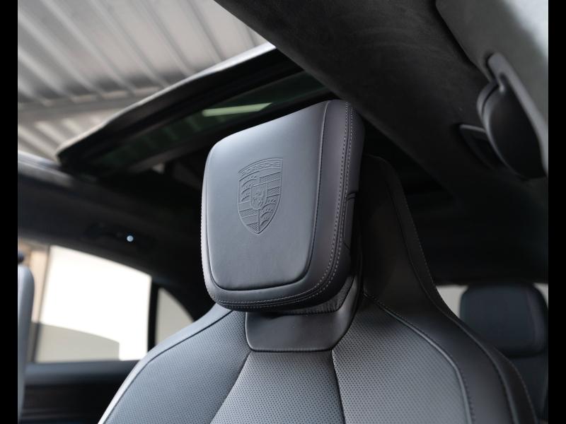 Voitures occasions PORSCHE MACAN Turbo Champagne-au-Mont-d'Or