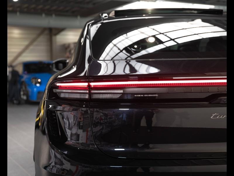 Voitures occasions PORSCHE MACAN Turbo Champagne-au-Mont-d'Or