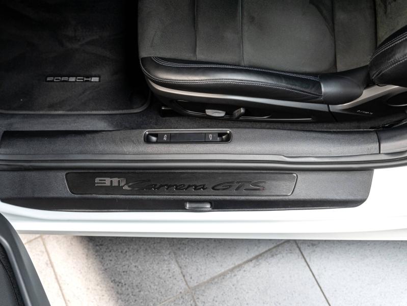 Voitures occasions PORSCHE 911 Coupe Carrera GTS Champagne-au-Mont-d'Or