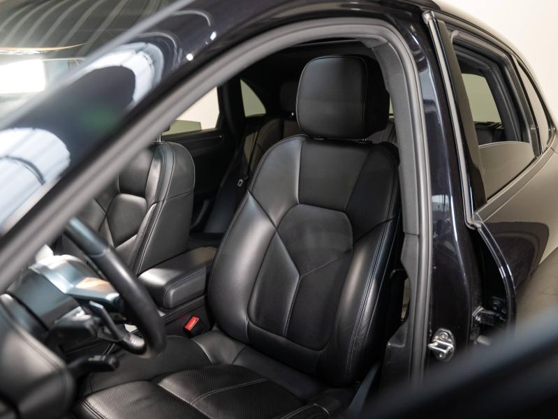 Voitures occasions PORSCHE MACAN Base Champagne-au-Mont-d'Or